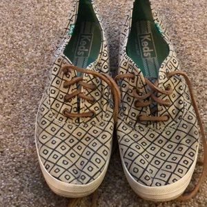 Beige keds with black diamond print-8.5